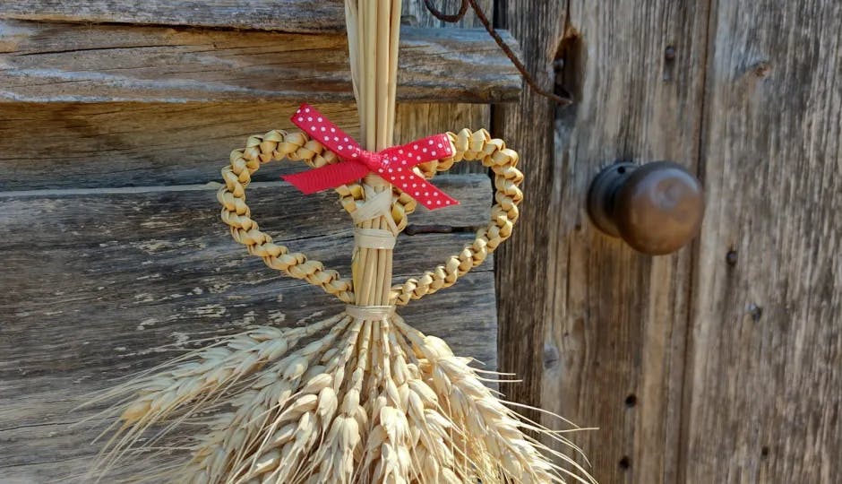 Traditional Straw Plaiting - Introduction to Corn Dollies