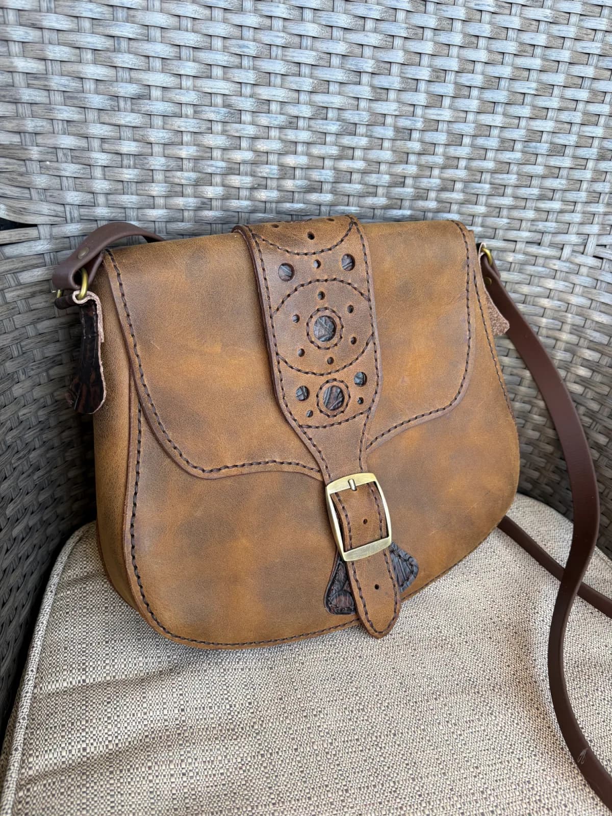 Beginner Leather: The Stitched Cross Body Bag