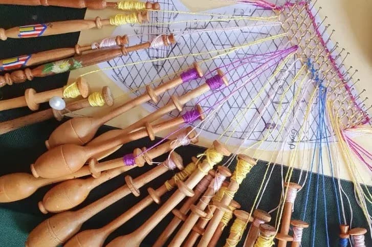 Introduction To Lacemaking: Bobbin and Needle Lace