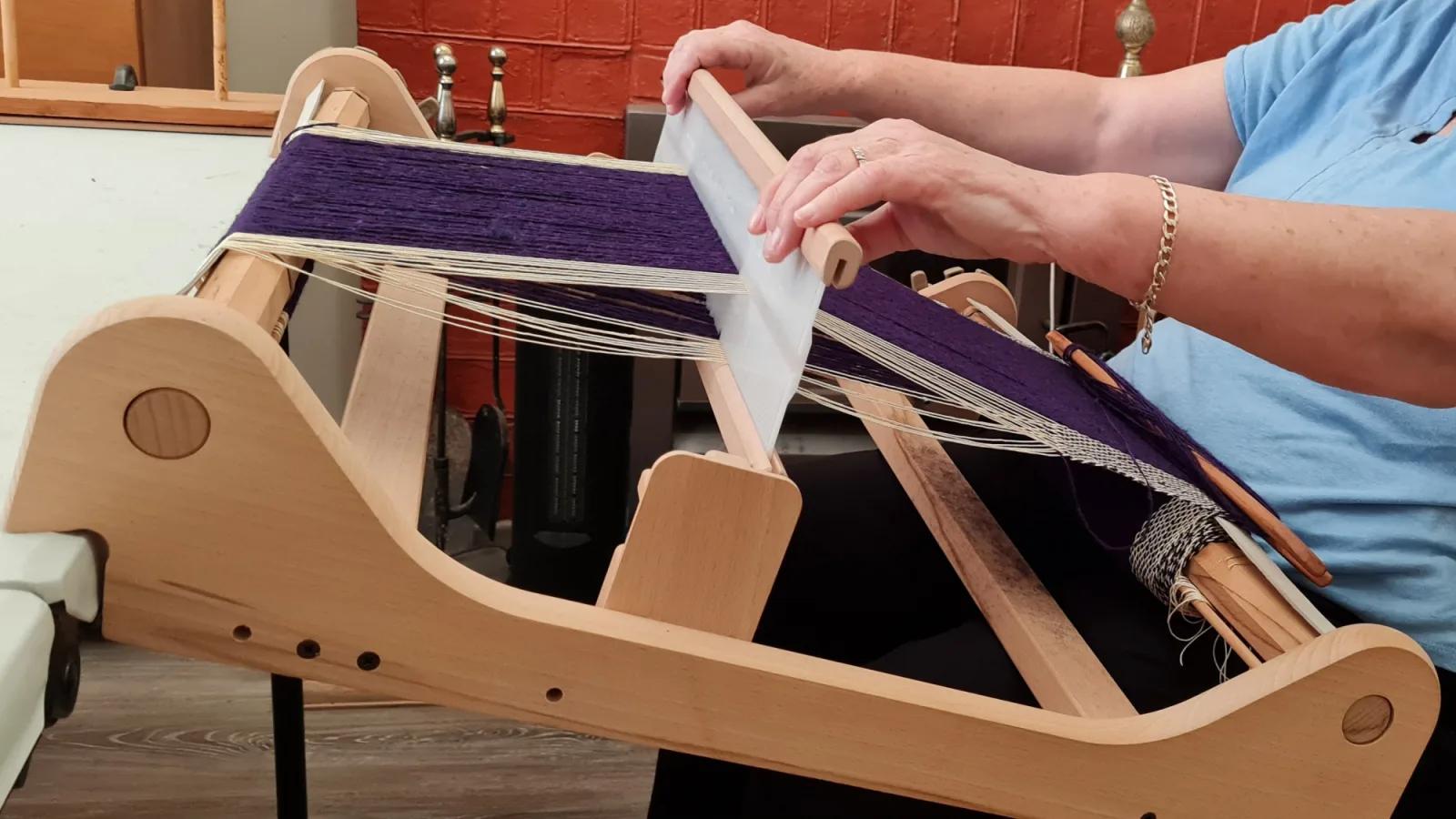 Introduction to Rigid Heddle Weaving Make a Scarf